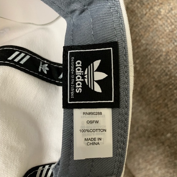 Adidas Women’s fit hat - Picture 4 of 5